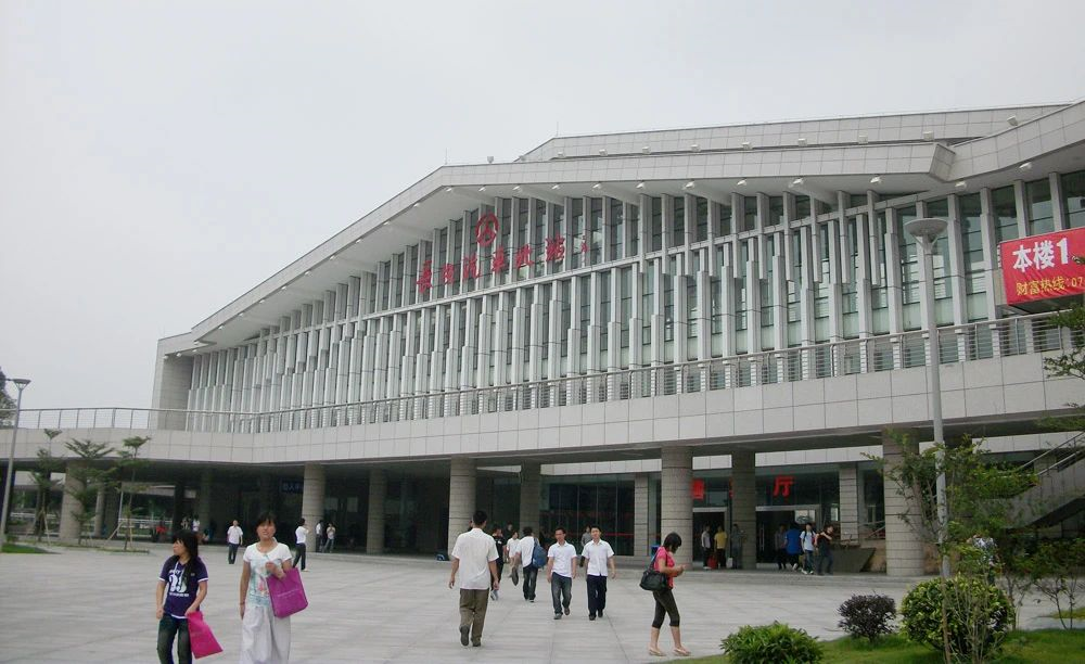 仅需2小时！东莞虎门直达广州白云机场，在这上车​→
