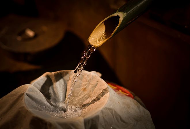 郭大师酒 | 大曲酱香酒里，为什么要首选“坤沙”酱酒？