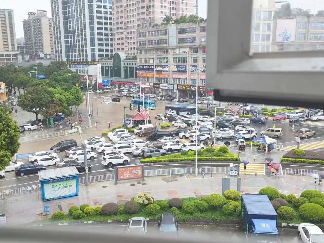 紧急提醒！东莞多地水浸！已有人因此"出事"！