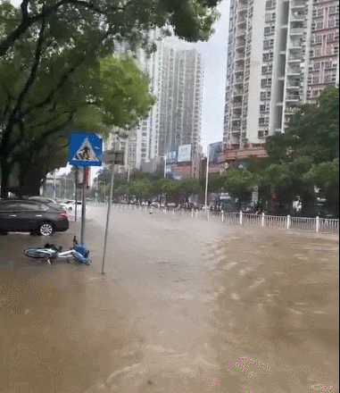 突发暴雨！东莞多镇街被淹！更可怕的还在……快提醒家人！