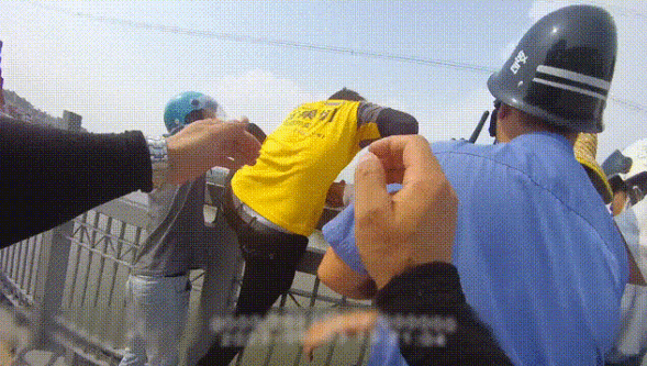 太感动了！这些东莞人​你们认识吗？人民日报点名​赞扬！