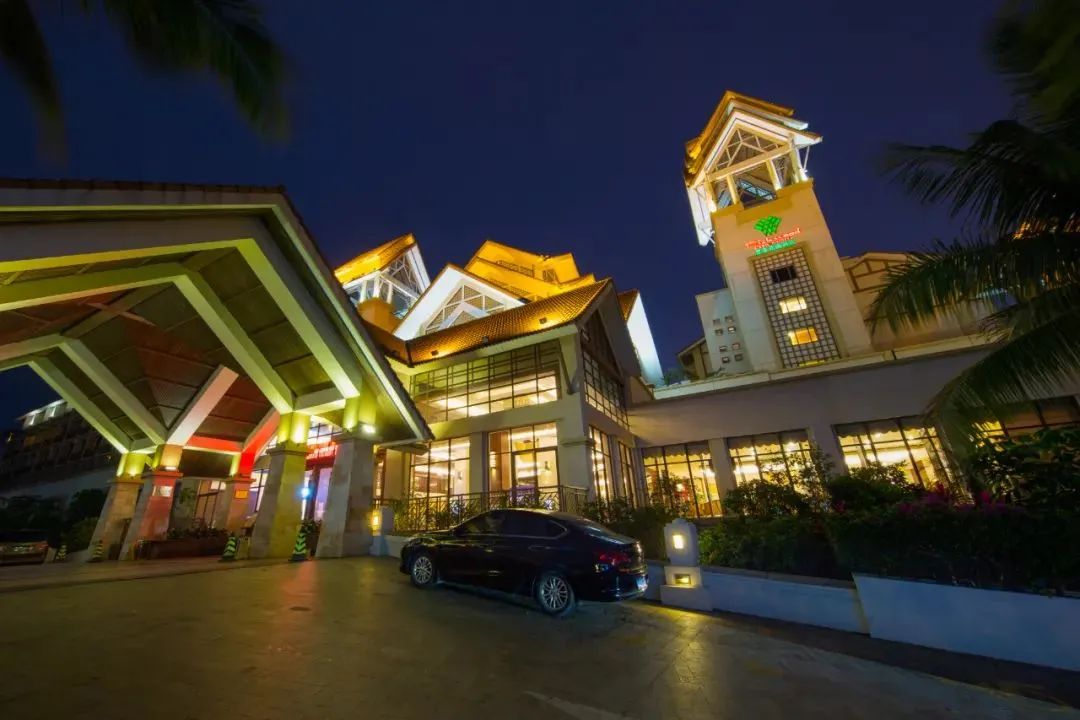星级酒店！168户外游泳加豪华自助晚餐！周末开启温泉美食之旅！