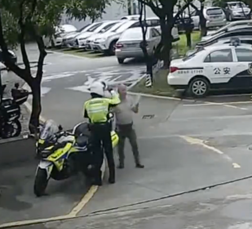 东莞这位小哥火了！有谁认识他......