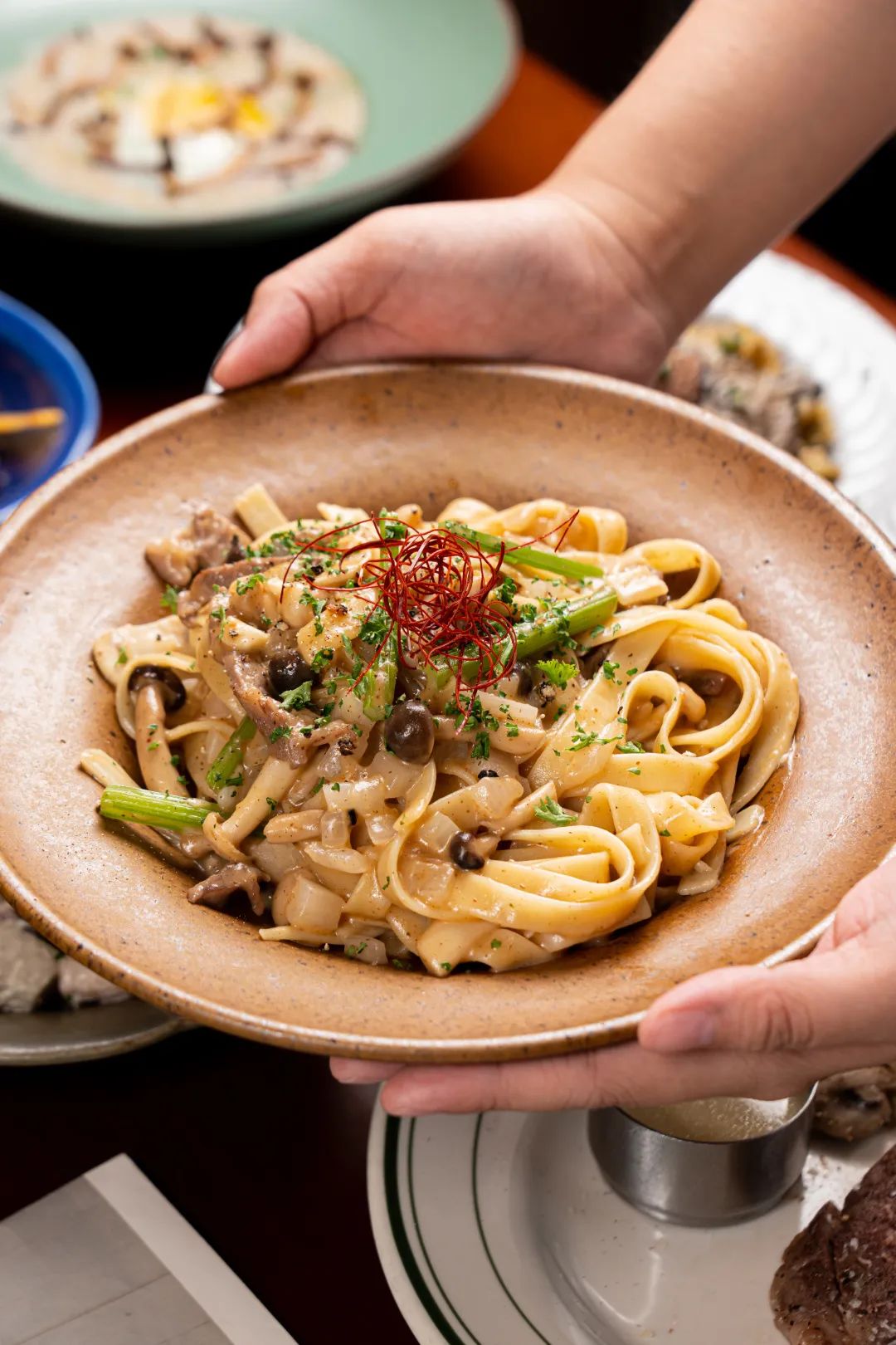 2h三种样子！在这家独栋「Brunch专门店」，我从早吃到晚…"