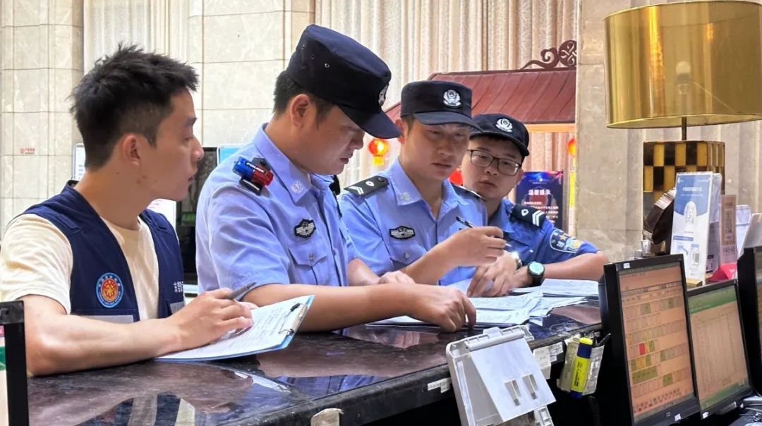 大行动？东莞街头突然出现大批警察！到底怎么回事？