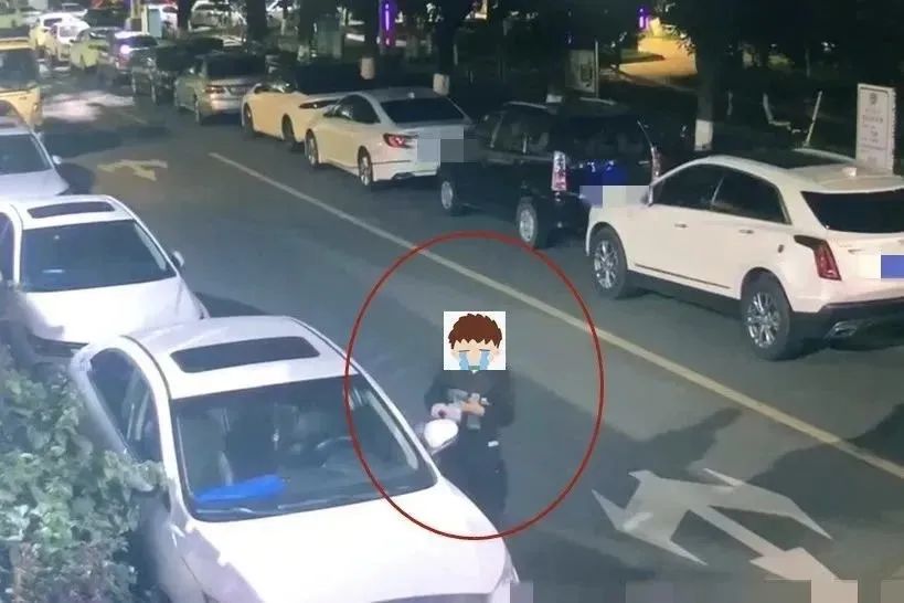 东莞人中招！车上惊现“桃色”小卡片，内容不堪入目！