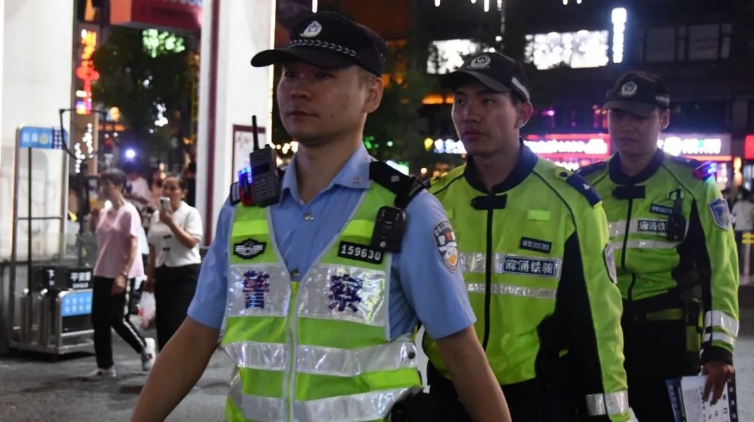 大行动？东莞街头突然出现大批警察！到底怎么回事？