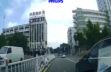 5秒内多次别车！粤S90***车主被举报！"