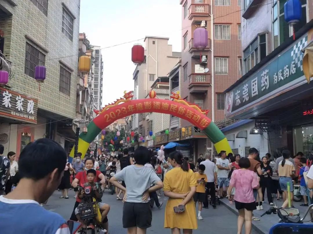 今天起不来的东莞人，昨晚都去了这里...