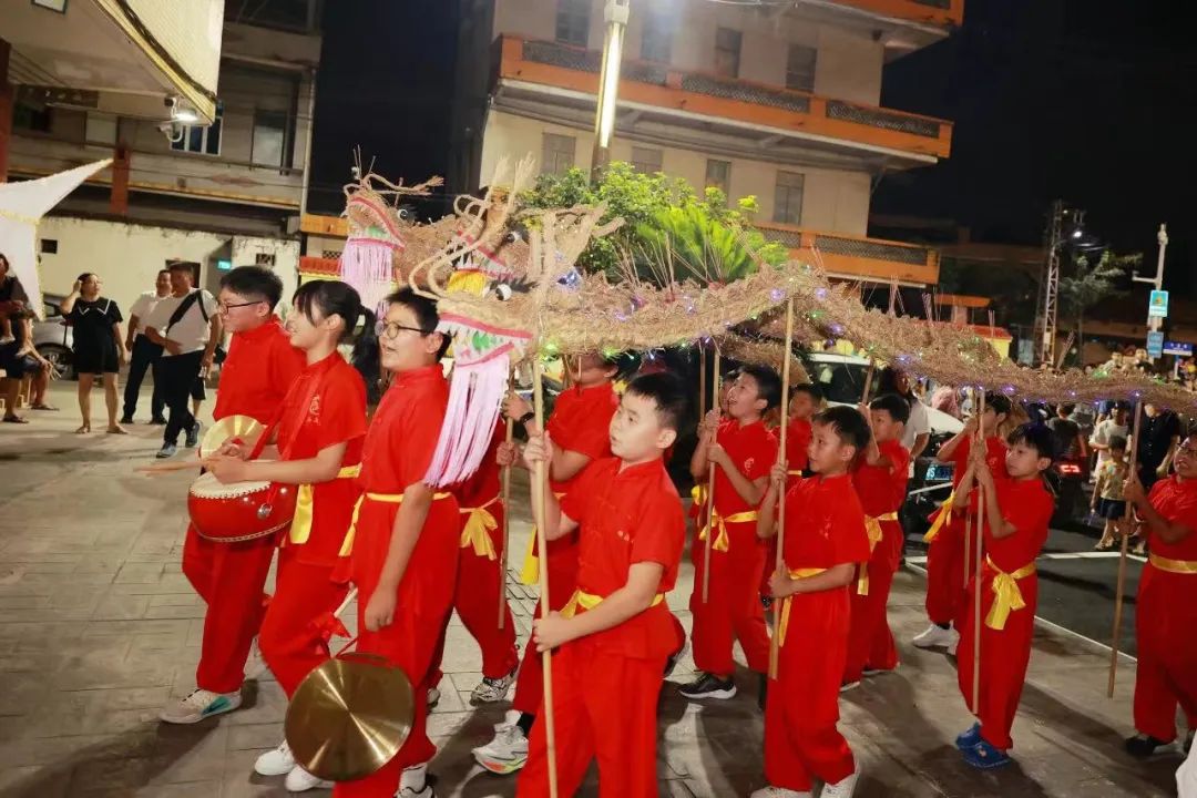 今天起不来的东莞人，昨晚都去了这里...