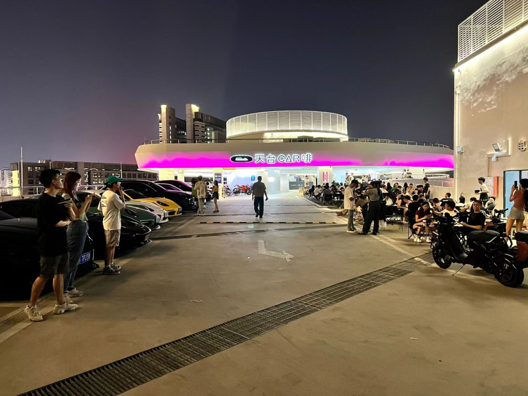 震惊! 东莞一杯咖啡550元? 这家网红店火了!