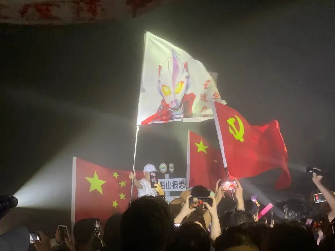什么情况？好几百人聚集在东莞这个地方！究竟发生了什么事？