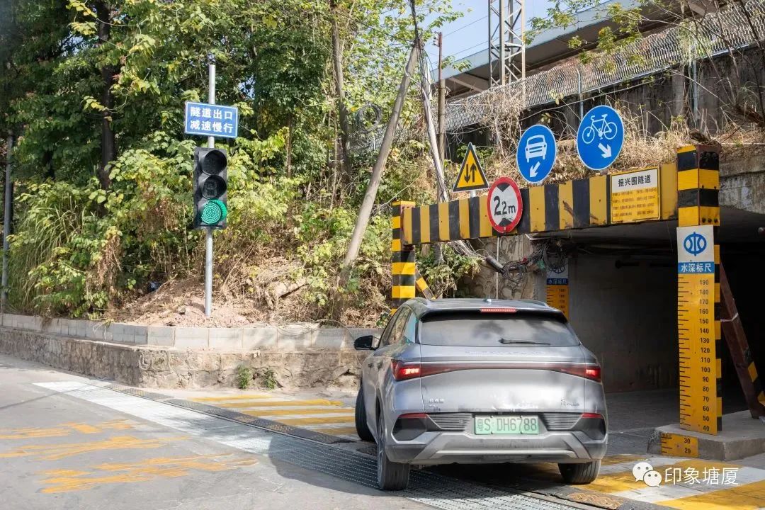 东莞多个路段新增交通信号灯！具体位置在…
