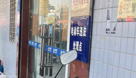 突然！东莞路边惊现多人排长队，到底怎么回事？