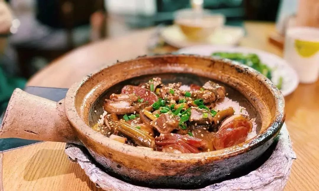 年货节钜惠 |广东降温？煲仔饭很暖！明华、旗峰腊肠全场8折！还有礼品等你拿！