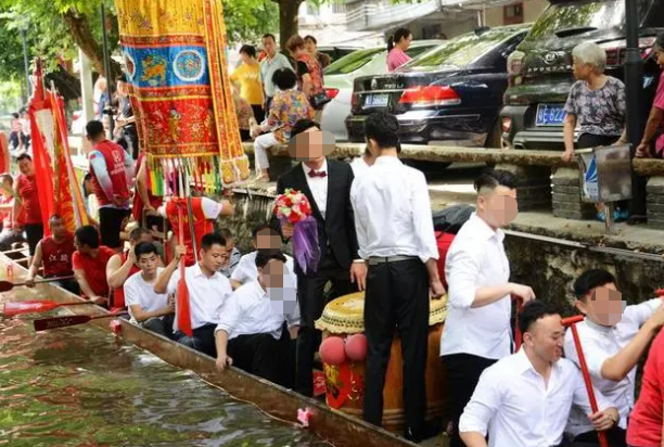 凌晨3点，东莞一女生怒发朋友圈：我发誓再也不当伴娘了！