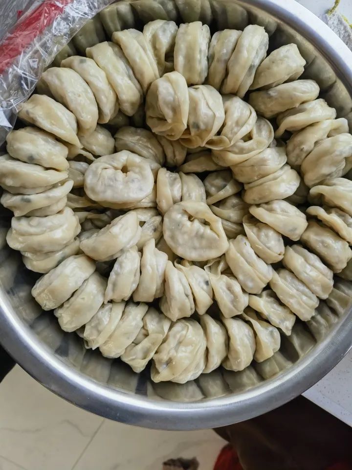 又又又开始了！东莞人的后备箱也太能装了，今年的“显眼包”是他们