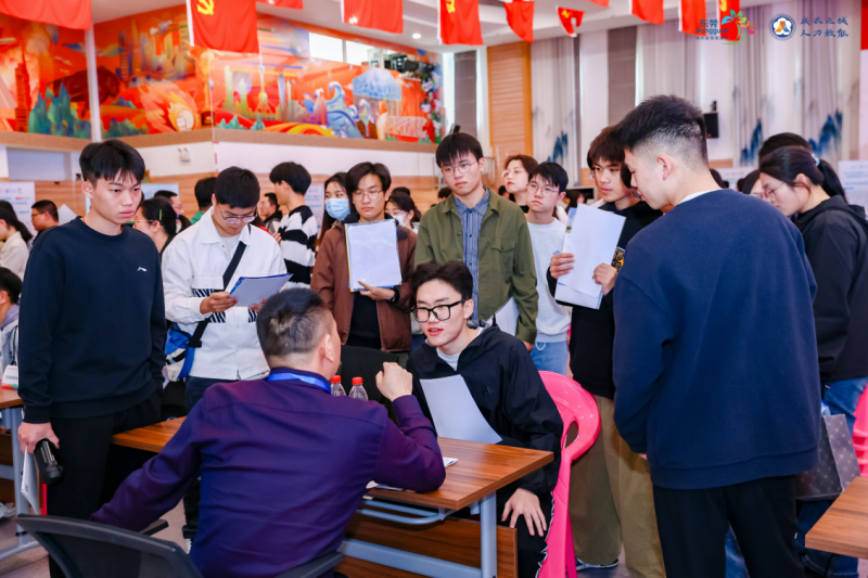 引领未来，名企名校汇聚河南，共筑辉煌