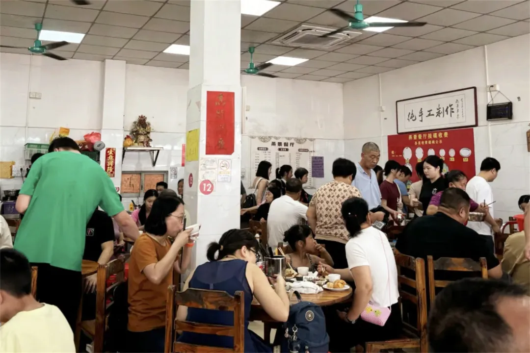早茶预制，菜心也预制！！一个广东佬轻轻地碎了！
