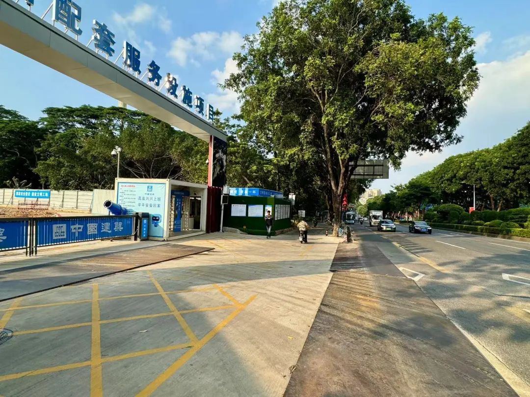 笑死！"20米12条减速带"，东莞这条路经过都要"震甩肺"！