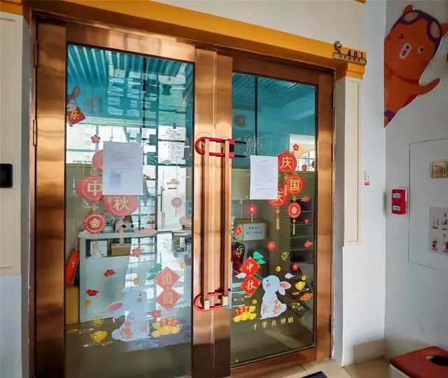 东莞一游泳机构突然闭店家长退费无门