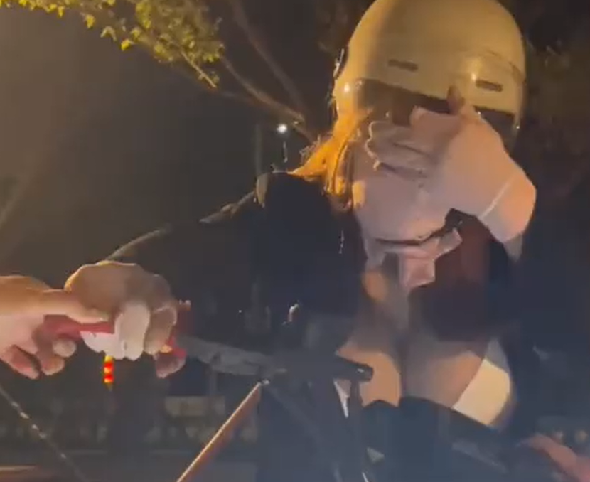 视频曝光！东莞一男子在博物馆竟做出这种事！