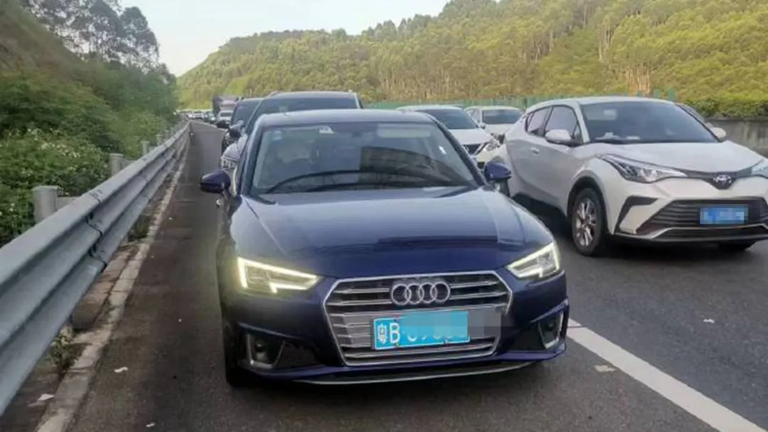 曝光！无数辆粤S被塞死在高速上！这些车被罚款3000扣6分！