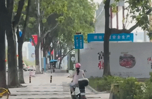 笑死！"20米12条减速带"，东莞这条路经过都要"震甩肺"！
