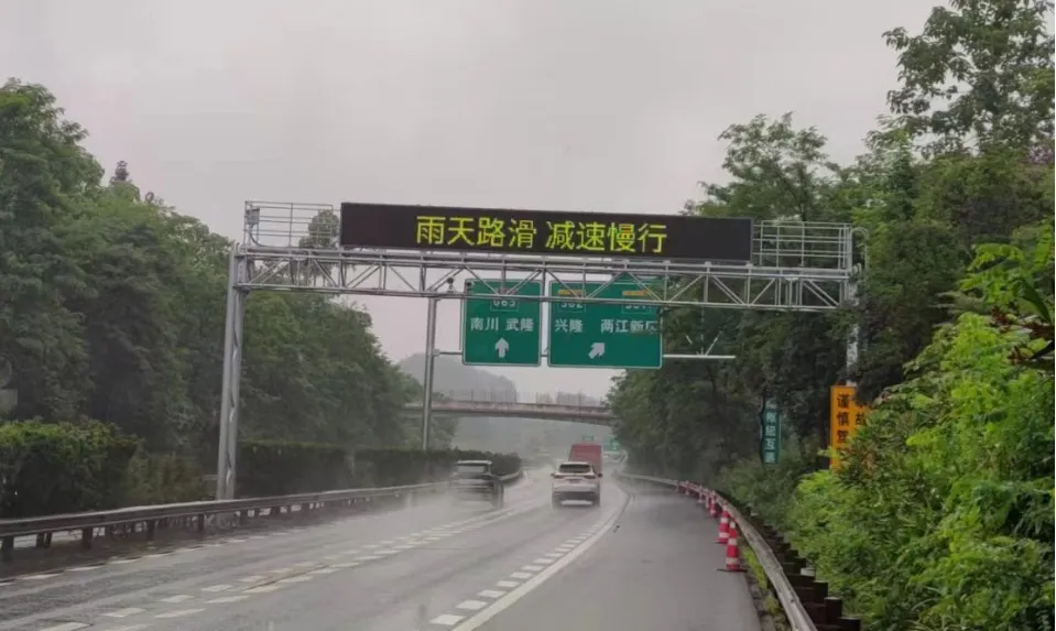 东莞发生一起严重车祸！