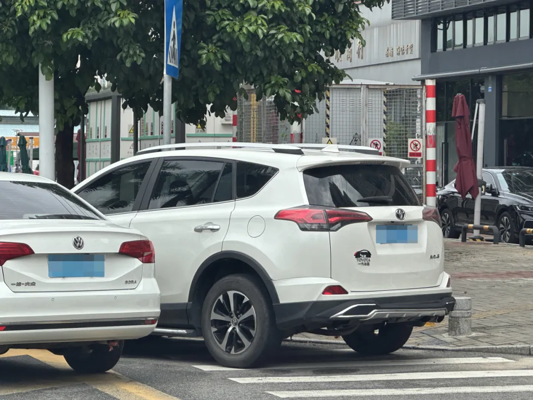 粤S注意！东莞启用新型抓拍神器，一次罚200元！